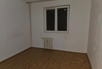 Nicolae Grigorescu, 5 minute metrou, parc IOR, in spatele pietii, strada  Minis, - 6