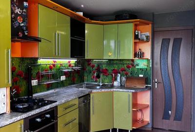 Apartament cu 3 camere decomandat în Ștefan cel Mare