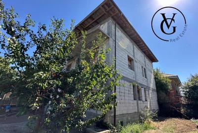 Casa P+1+M pretabila pensiune Eforie Nord - 11 camere - 4