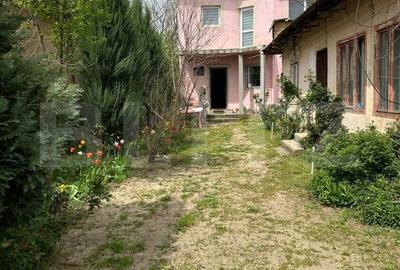 Casă cu 4 camere cu Teren 1480 Mp în Brădești - 1