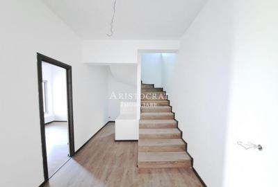 Vila Tip Duplex generoasa cu vedere lac - 5