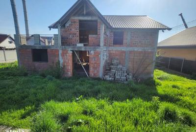 Casă cu 4 camere cu Teren 380 Mp în Central - 3