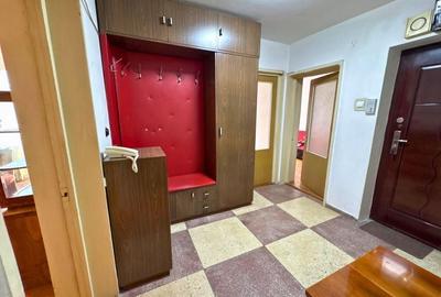 Apartament 3 camere decomandat str. Umbrei 61 mp parter/ etaj 1 - 5