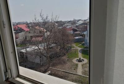 Apartamentul cu 2 camere din zona Liceului Economic - 6