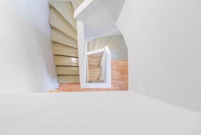 Vila în complexul Azur-Pipera,curte 100mp,loc de parcare,COMISION0 - 8