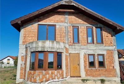 Casa Individuala la rosu - teren 834 mp - 137 mp utili - 3