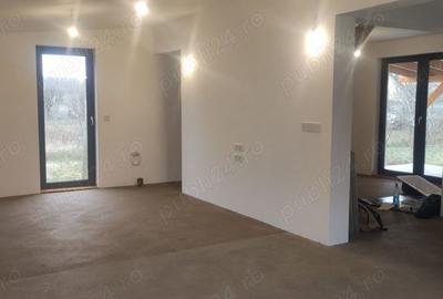 Casă cu 2 camere cu Teren 500 Mp în Vladimirescu - 9