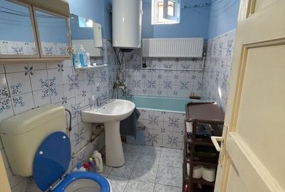 Apartament cu 2 camere decomandat în Petros