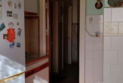 Apartament cu 3 camere decomandat în Gemenii - 1