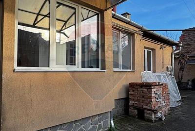 Casă cu 4 camere cu Teren 572 Mp în Central