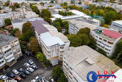 Apartament cu 3 camere decomandat în Babadag - 19