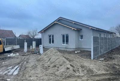 Casă cu Teren 415 Mp în Albina - 8