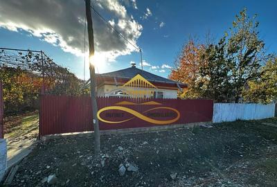 Casă cu 4 camere cu Canalizare în Negri - 1