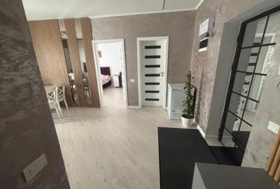 Apartament cu 3 camere decomandat, mobilat în Central - 1