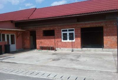 Spațiu comercial, de 400 mp, în Central - 3