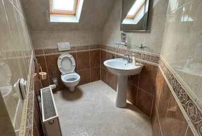 Apartament cu 3 camere decomandat în Mediaș - 1