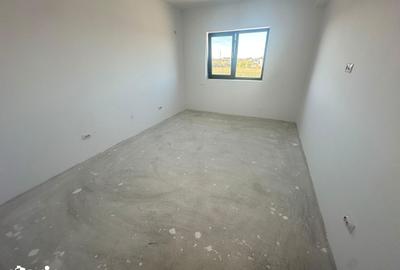 Casă cu 4 camere cu Canalizare în Central - 2