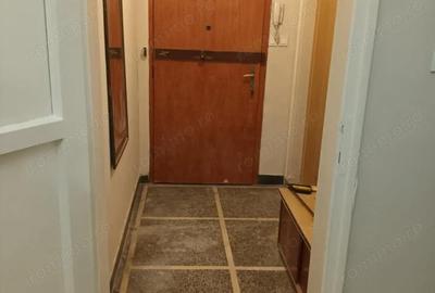 Garsonieră decomandată în Eroii Revoluției