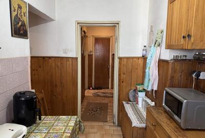 2 cam, 51 mp, etaj 7, fara imbunatatiri, str. Cornisei - 13