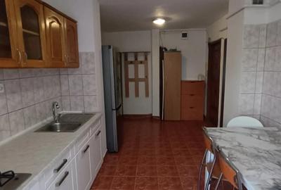 Inchiriez apartament 3 camere - 8