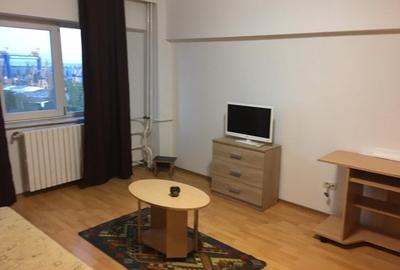 Garsonieră decomandată în Central - 2