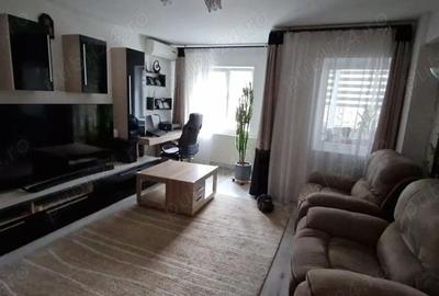 Apartament cu 3 camere decomandat în Central - 1