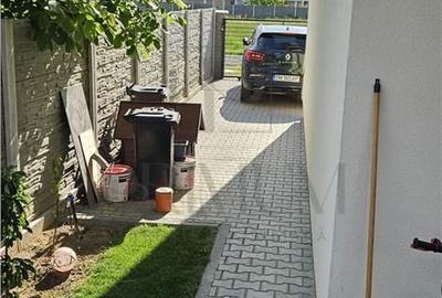 Casă cu 4 camere în Moșnița Veche - 6