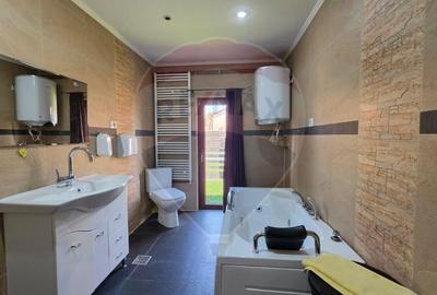 Casă cu 3 camere cu Teren 303 Mp în Central - 23