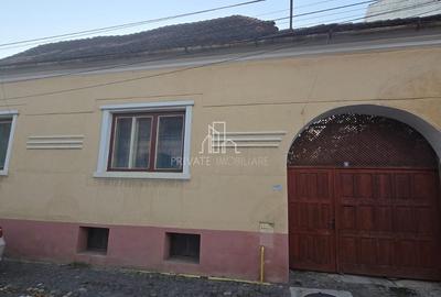 Casă individuală cu 4 camere cu Teren 403 Mp în Central - 1