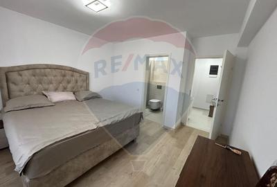 Apartament cu 3 camere decomandat în Tractorul - 7