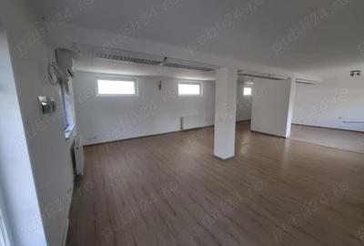 Spațiu comercial, de 130 mp, în Central - 4