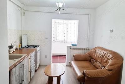 Comision cumparator 0!2 camere decomandat, etaj 2, - 6