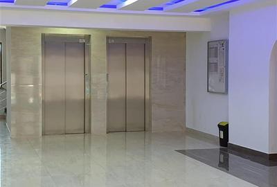 Apartament cu 4 camere decomandat, mobilat în Tractorul - 10