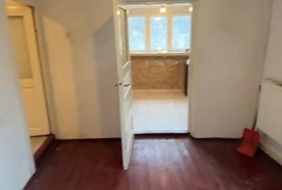 Casă individuală cu 3 camere cu Canalizare în CET - 6