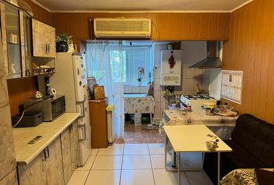 Apartament cu 3 camere decomandat în Mărășești - 1