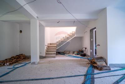 Duplex P+2E cu 7 camere de vânzare in Bușteni , 502 mp teren - 12