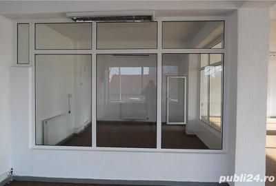 Spațiu comercial, de 185 mp, în Central - 4