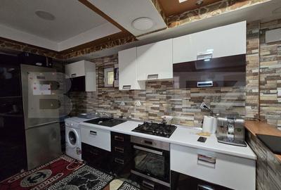 Casă individuală cu 9 camere cu Teren 392 Mp în Vest - 4