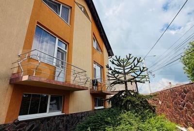 Casă cu 9 camere cu Teren 868 Mp în Micro 1