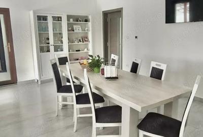 Casă cu Teren 2100 Mp în Central - 2