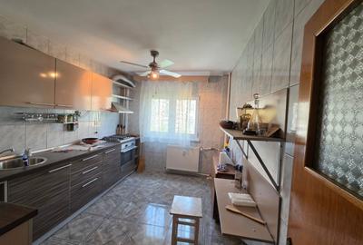 Apartament cu 3 camere decomandat în Tineretului - 12