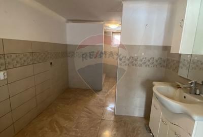 Casă cu 4 camere cu Teren 2810 Mp în Laslea - 2