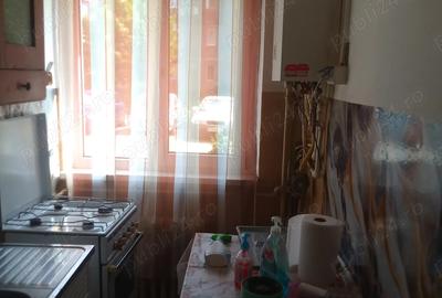 Inchiriez apartament doua camere,parter micro 1 - 6