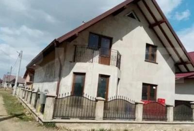 Casă cu 6 camere cu Teren 500 Mp în Rădăuți - 2