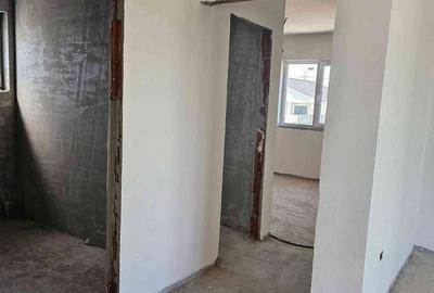 Casă cu 3 camere în Sântandrei