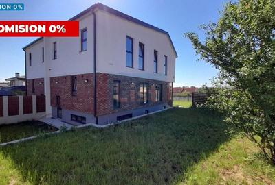 Casă cu 4 camere cu Canalizare în Dezmir