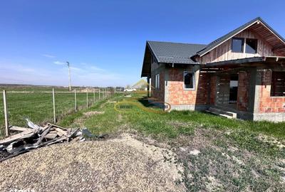 Casă cu 3 camere cu Teren 370 Mp în Săucești - 5