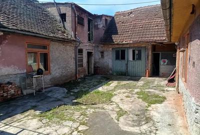 Spațiu comercial, de 1,000 mp, în Cristian - 2
