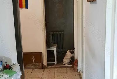 De vanzare apartament 3 camere Ozana - 3