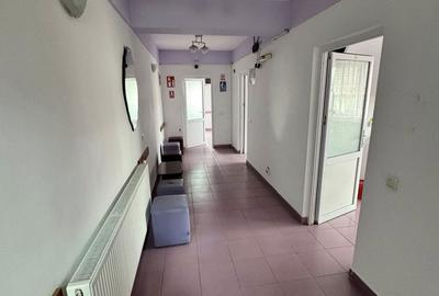 Spațiu comercial, de 100 mp, în Central - 4